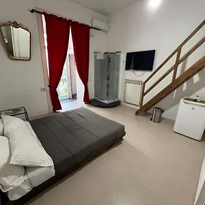 https://carafas-central-apartment.hotels-amalfi.com